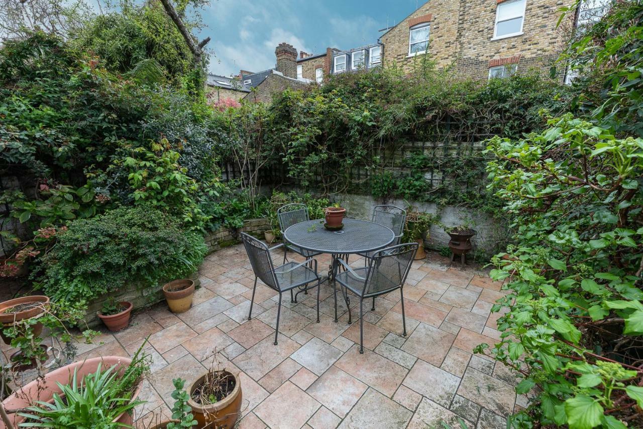 런던 Joivy Splendid Flat With Garden Near Battersea Park 아파트 외부 사진